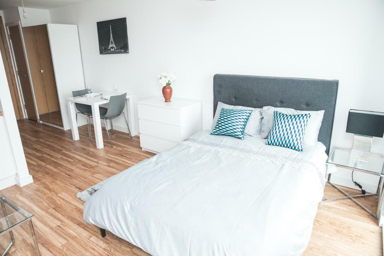 Studio Apartments Free Street Parking Subject To Availability Manchester Eksteriør billede