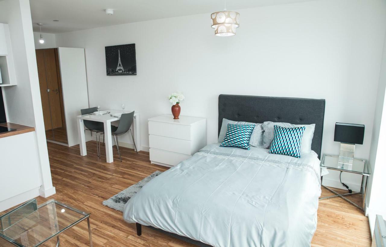 Studio Apartments Free Street Parking Subject To Availability Manchester Eksteriør billede