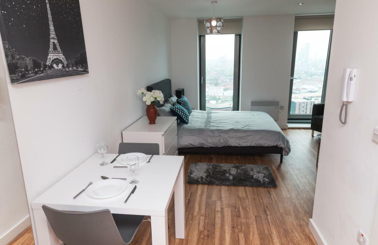 Studio Apartments Free Street Parking Subject To Availability Manchester Eksteriør billede
