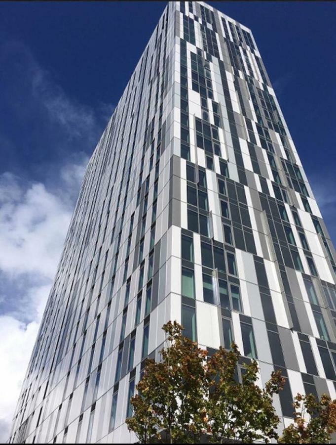 Studio Apartments Free Street Parking Subject To Availability Manchester Eksteriør billede
